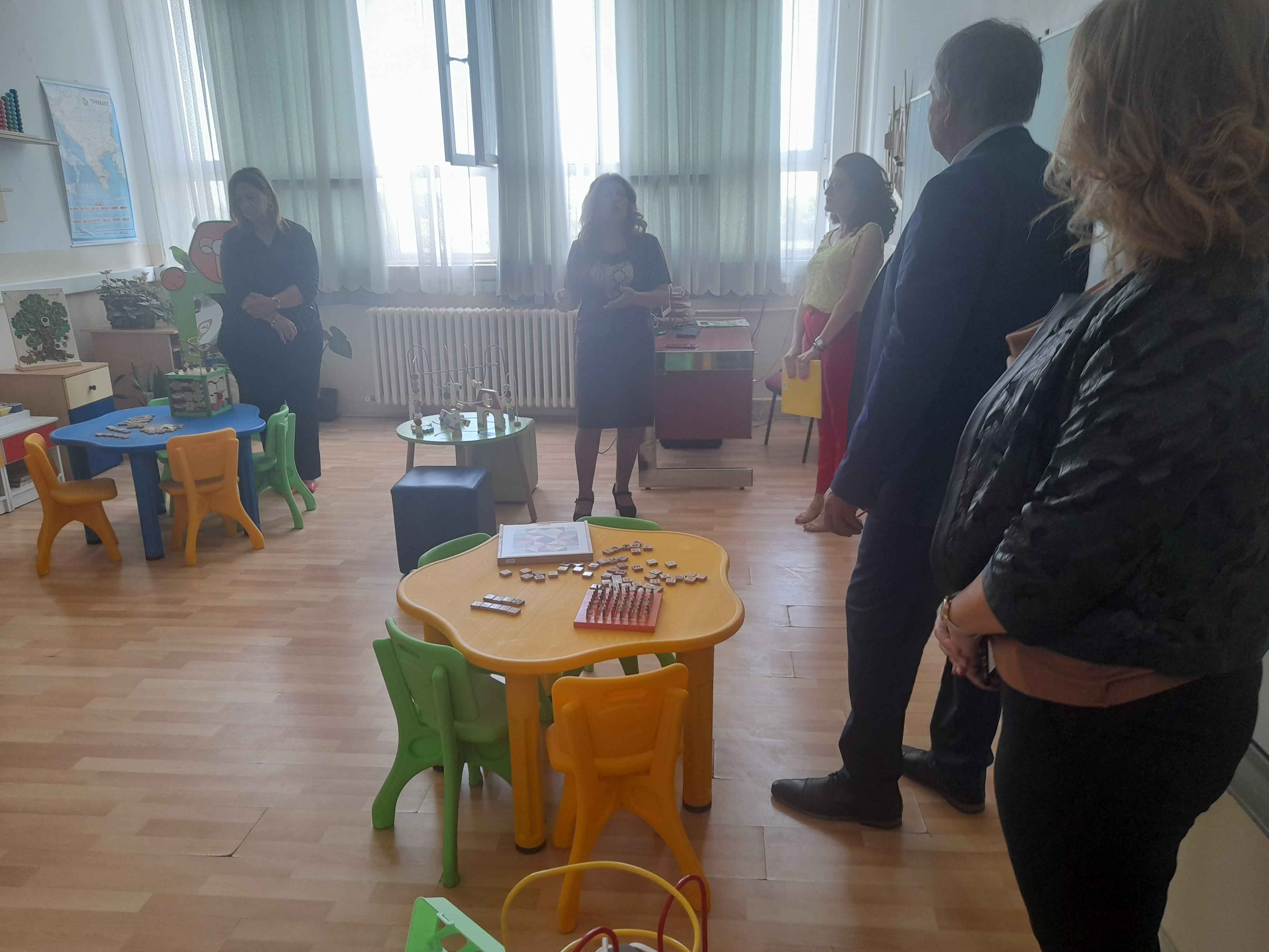 Генералният консул Димитър Иванов откри кабинет за обучение по системата „Монтесори педагогика“, изграден по проект, финансиран от България 